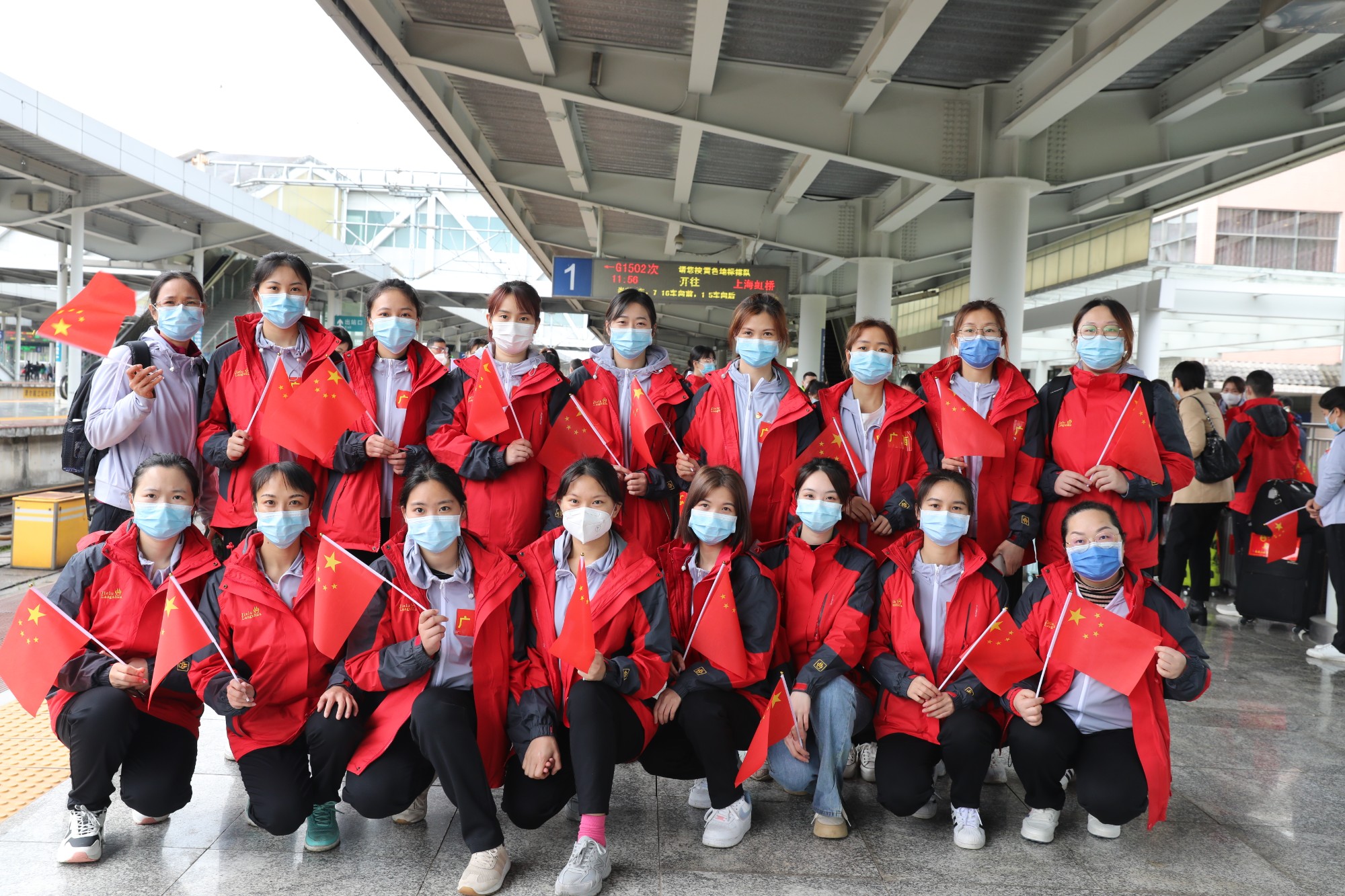 南溪山医院120多名医护人员“出征”上海抗疫
