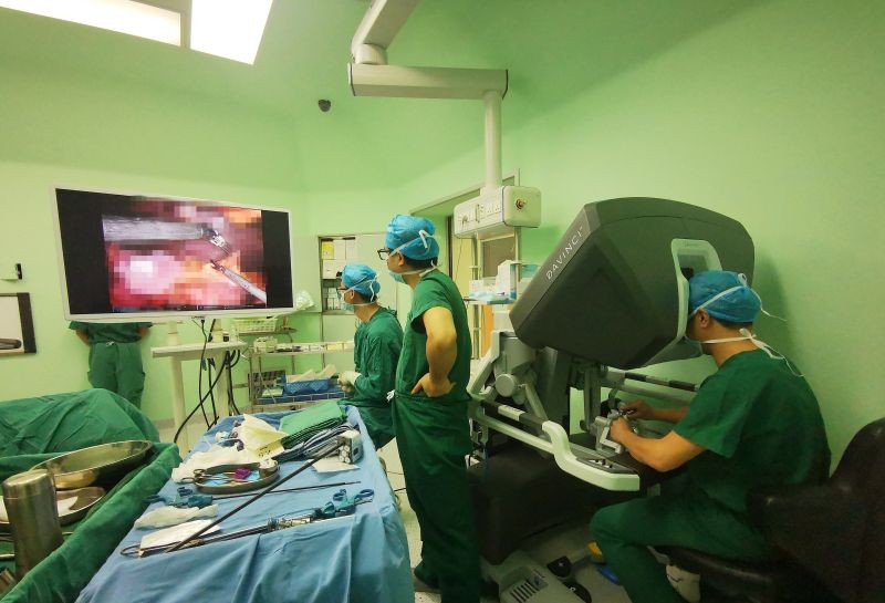 自治区南溪山医院胃肠外科达芬奇机器人手术突破200例