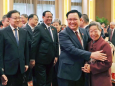 越南国会主席王庭惠在京接见南溪山医院职工代表